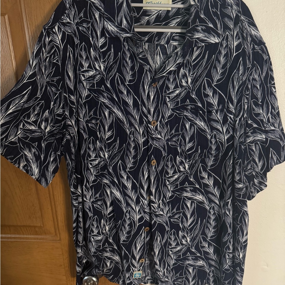 Black and White Casual Button Down Shirt, Caribbean Brand, size L